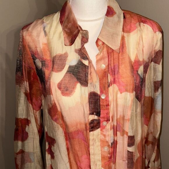 Gorgeous Floral Sheer Button Down Top! - Picture 2 of 10